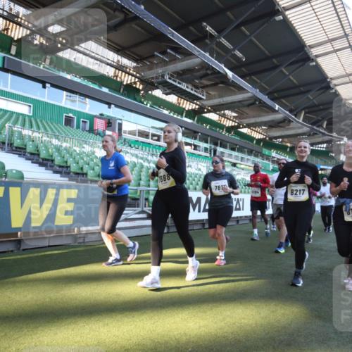 06.10.2024 - 19. swb-Marathon Bremen Yannick Fuchs http://msf.ph/oto/7366500 06.10.2024 10:37:40 Laufen im Stadion 7038, 7062, 7075, 7093, 7112, 7164, 7220, 7310, 7356, 7357, 7440, 7441, 7495, 7500, 7512, 7543, 7544, 7588, 7611, 7612, 7672, 7681, 7688, 7711, 7713, 7725, 7728, 7729, 7732, 7808, 7817, 7818, 7819, 7834, 7881, 7916, 7994, 7995, 7999, 8021, 8063, 8077, 8104, 8114, 8130, 8140, 8141, 8145, 8169, 8182, 8184, 8188, 8213, 8217, 8221, 8282, 8294, 8295, 8393, 8439, 8448, 8464, 8532, 8535, 8537, 8597, 8623, 8687, 8697, 8811, 8895 meine-sportfotos.de