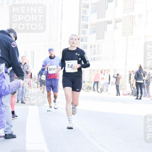 06.10.2024 - 19. swb-Marathon Bremen Matties Gatica Varas http://msf.ph/oto/7366510 06.10.2024 10:42:29 Laufen 8652, 8777, 718 meine-sportfotos.de