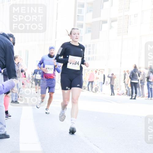 06.10.2024 - 19. swb-Marathon Bremen Matties Gatica Varas http://msf.ph/oto/7366529 06.10.2024 10:42:29 Laufen 8652, 2777, 00, 84 meine-sportfotos.de