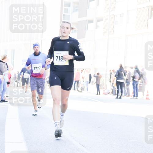 06.10.2024 - 19. swb-Marathon Bremen Matties Gatica Varas http://msf.ph/oto/7366548 06.10.2024 10:42:30 Laufen 8852, 8777, 718 meine-sportfotos.de