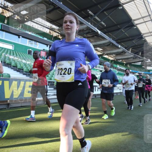 06.10.2024 - 19. swb-Marathon Bremen Yannick Fuchs http://msf.ph/oto/7366560 06.10.2024 10:37:42 Laufen im Stadion 7038, 7062, 7075, 7093, 7112, 7164, 7220, 7310, 7356, 7357, 7374, 7420, 7440, 7473, 7475, 7495, 7500, 7512, 7543, 7544, 7588, 7611, 7612, 7672, 7681, 7688, 7711, 7713, 7725, 7728, 7729, 7732, 7808, 7817, 7881, 7916, 7994, 7995, 7999, 8021, 8063, 8114, 8130, 8140, 8141, 8145, 8169, 8182, 8184, 8188, 8213, 8217, 8221, 8282, 8294, 8295, 8296, 8393, 8439, 8464, 8532, 8535, 8537, 8597, 8623, 8687, 8697, 8811, 8895 meine-sportfotos.de