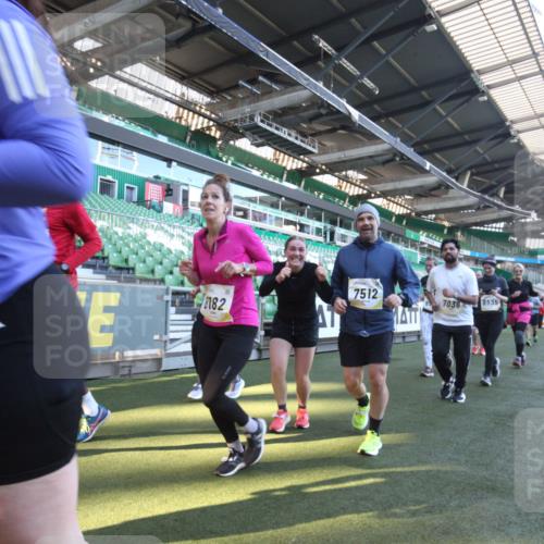 06.10.2024 - 19. swb-Marathon Bremen Yannick Fuchs http://msf.ph/oto/7366573 06.10.2024 10:37:42 Laufen im Stadion 7038, 7062, 7075, 7093, 7112, 7164, 7220, 7310, 7356, 7357, 7374, 7420, 7440, 7473, 7475, 7495, 7500, 7512, 7543, 7544, 7588, 7611, 7612, 7672, 7681, 7688, 7711, 7713, 7725, 7728, 7729, 7732, 7808, 7817, 7881, 7916, 7994, 7995, 7999, 8021, 8063, 8114, 8130, 8140, 8141, 8145, 8169, 8182, 8184, 8188, 8213, 8217, 8221, 8282, 8294, 8295, 8296, 8393, 8439, 8464, 8532, 8535, 8537, 8597, 8623, 8687, 8697, 8811, 8895 meine-sportfotos.de