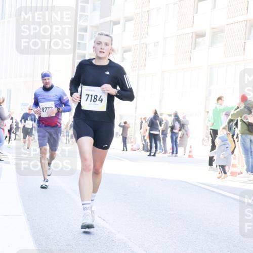 06.10.2024 - 19. swb-Marathon Bremen Matties Gatica Varas http://msf.ph/oto/7366581 06.10.2024 10:42:30 Laufen 8777, 7184 meine-sportfotos.de