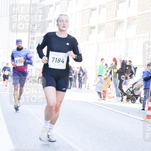 06.10.2024 - 19. swb-Marathon Bremen Matties Gatica Varas http://msf.ph/oto/7366610 06.10.2024 10:42:31 Laufen 8652, 7184 meine-sportfotos.de