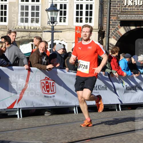 06.10.2024 - 19. swb-Marathon Bremen Strokosch-Dieckow http://msf.ph/oto/7366640 06.10.2024 10:40:35 Ziel 7738, 8120, 8180, 8220, 8390, 8544, 8726, 8784, 9052 meine-sportfotos.de