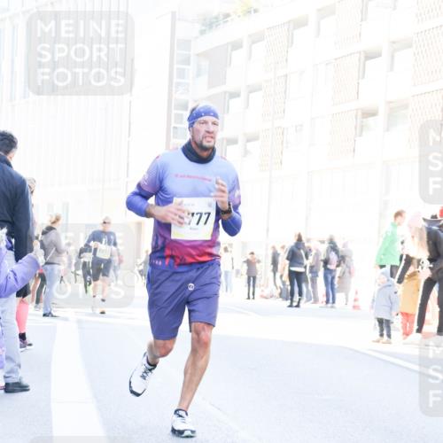 06.10.2024 - 19. swb-Marathon Bremen Matties Gatica Varas http://msf.ph/oto/7366648 06.10.2024 10:42:32 Laufen 8652, 19, 777 meine-sportfotos.de
