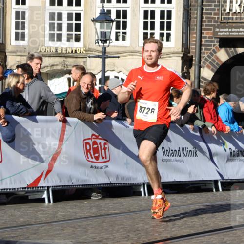 06.10.2024 - 19. swb-Marathon Bremen Strokosch-Dieckow http://msf.ph/oto/7366655 06.10.2024 10:40:35 Ziel 7738, 8120, 8180, 8220, 8390, 8544, 8726, 8784, 9052 meine-sportfotos.de