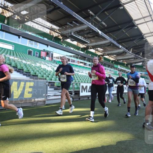 06.10.2024 - 19. swb-Marathon Bremen Yannick Fuchs http://msf.ph/oto/7366767 06.10.2024 10:37:56 Laufen im Stadion 7038, 7062, 7070, 7075, 7093, 7112, 7164, 7166, 7211, 7212, 7220, 7235, 7310, 7348, 7356, 7357, 7374, 7420, 7440, 7473, 7475, 7500, 7512, 7524, 7527, 7543, 7544, 7611, 7612, 7653, 7672, 7681, 7711, 7713, 7725, 7728, 7729, 7732, 7760, 7808, 7881, 7916, 7994, 7995, 7999, 8063, 8114, 8130, 8134, 8140, 8141, 8145, 8188, 8213, 8294, 8295, 8296, 8393, 8417, 8439, 8455, 8464, 8507, 8532, 8535, 8537, 8549, 8554, 8565, 8597, 8623, 8697, 8821, 8895, 8926, 9127 meine-sportfotos.de