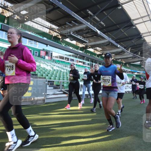 06.10.2024 - 19. swb-Marathon Bremen Yannick Fuchs http://msf.ph/oto/7366780 06.10.2024 10:37:57 Laufen im Stadion 7062, 7070, 7075, 7079, 7093, 7112, 7164, 7166, 7211, 7212, 7220, 7235, 7310, 7348, 7356, 7357, 7374, 7420, 7440, 7473, 7475, 7500, 7524, 7527, 7543, 7544, 7653, 7672, 7681, 7711, 7713, 7725, 7728, 7729, 7732, 7760, 7808, 7881, 7916, 7994, 7995, 7999, 8063, 8114, 8130, 8134, 8140, 8141, 8145, 8188, 8213, 8294, 8295, 8296, 8393, 8417, 8439, 8455, 8464, 8507, 8532, 8535, 8537, 8549, 8554, 8565, 8597, 8623, 8697, 8821, 8895, 8926, 8944, 9127 meine-sportfotos.de