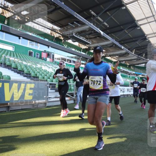 06.10.2024 - 19. swb-Marathon Bremen Yannick Fuchs http://msf.ph/oto/7366788 06.10.2024 10:37:57 Laufen im Stadion 7062, 7070, 7075, 7079, 7093, 7112, 7164, 7166, 7211, 7212, 7220, 7235, 7310, 7348, 7356, 7357, 7374, 7420, 7440, 7473, 7475, 7500, 7524, 7527, 7543, 7544, 7653, 7672, 7681, 7711, 7713, 7725, 7728, 7729, 7732, 7760, 7808, 7881, 7916, 7994, 7995, 7999, 8063, 8114, 8130, 8134, 8140, 8141, 8145, 8188, 8213, 8294, 8295, 8296, 8393, 8417, 8439, 8455, 8464, 8507, 8532, 8535, 8537, 8549, 8554, 8565, 8597, 8623, 8697, 8821, 8895, 8926, 8944, 9127 meine-sportfotos.de
