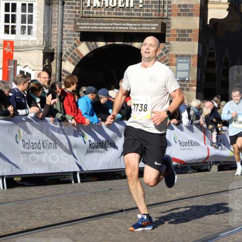 06.10.2024 - 19. swb-Marathon Bremen Strokosch-Dieckow http://msf.ph/oto/7366852 06.10.2024 10:40:38 Ziel 7738, 8120, 8180, 8220, 8390, 8544, 8726, 9052 meine-sportfotos.de