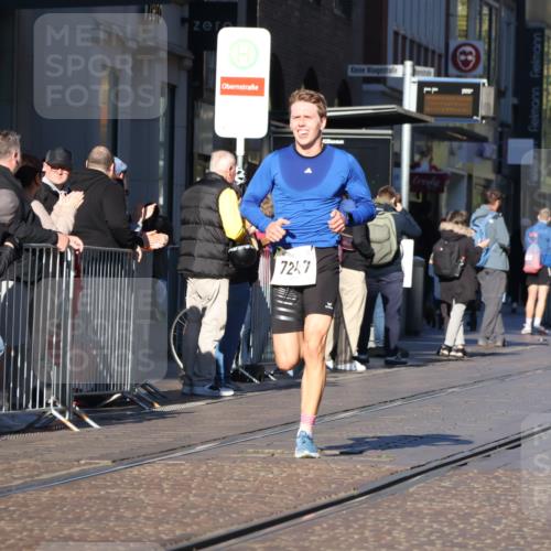 06.10.2024 - 19. swb-Marathon Bremen Strokosch-Dieckow http://msf.ph/oto/7366863 06.10.2024 10:32:31 Laufen 7247, 8211, 8647 meine-sportfotos.de