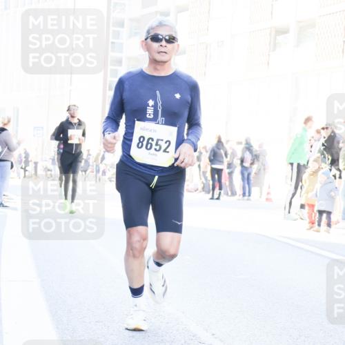 06.10.2024 - 19. swb-Marathon Bremen Matties Gatica Varas http://msf.ph/oto/7366864 06.10.2024 10:42:38 Laufen 8652 meine-sportfotos.de