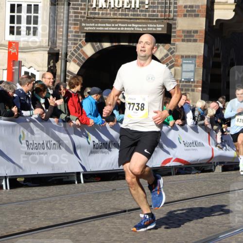 06.10.2024 - 19. swb-Marathon Bremen Strokosch-Dieckow http://msf.ph/oto/7366877 06.10.2024 10:40:38 Ziel 7738, 8120, 8180, 8220, 8390, 8544, 8726, 9052 meine-sportfotos.de
