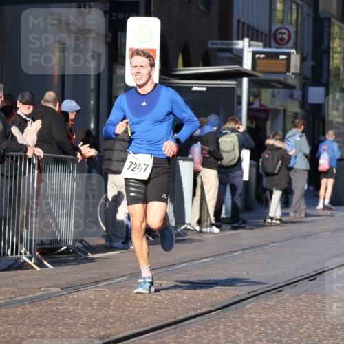 06.10.2024 - 19. swb-Marathon Bremen Strokosch-Dieckow http://msf.ph/oto/7366878 06.10.2024 10:32:32 Laufen 7247, 8211, 8647 meine-sportfotos.de