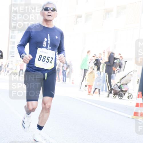06.10.2024 - 19. swb-Marathon Bremen Matties Gatica Varas http://msf.ph/oto/7366883 06.10.2024 10:42:39 Laufen 8652 meine-sportfotos.de