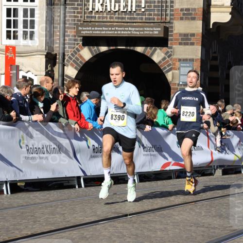 06.10.2024 - 19. swb-Marathon Bremen Strokosch-Dieckow http://msf.ph/oto/7366897 06.10.2024 10:40:39 Ziel 7738, 8120, 8180, 8220, 8390, 8544, 8726, 9052 meine-sportfotos.de