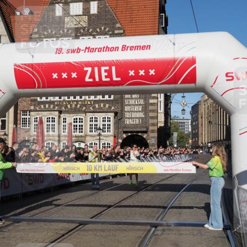 06.10.2024 - 19. swb-Marathon Bremen Luisa Fischer http://msf.ph/oto/7366945 06.10.2024 10:26:00 Ziel 8667 meine-sportfotos.de