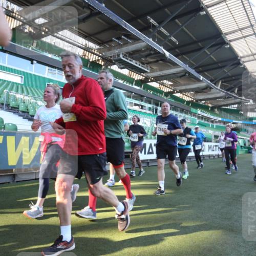 06.10.2024 - 19. swb-Marathon Bremen Yannick Fuchs http://msf.ph/oto/7366976 06.10.2024 10:38:11 Laufen im Stadion 7062, 7070, 7075, 7079, 7093, 7112, 7166, 7211, 7212, 7235, 7301, 7310, 7348, 7356, 7357, 7374, 7420, 7440, 7455, 7473, 7475, 7500, 7524, 7527, 7543, 7544, 7653, 7681, 7705, 7725, 7732, 7760, 7791, 7808, 7836, 7845, 7881, 7916, 7933, 7949, 7994, 7995, 8134, 8136, 8149, 8164, 8165, 8188, 8295, 8296, 8417, 8439, 8455, 8507, 8537, 8549, 8554, 8565, 8623, 8690, 8697, 8714, 8821, 8876, 8880, 8895, 8916, 8926, 8944, 9127, 9876 meine-sportfotos.de