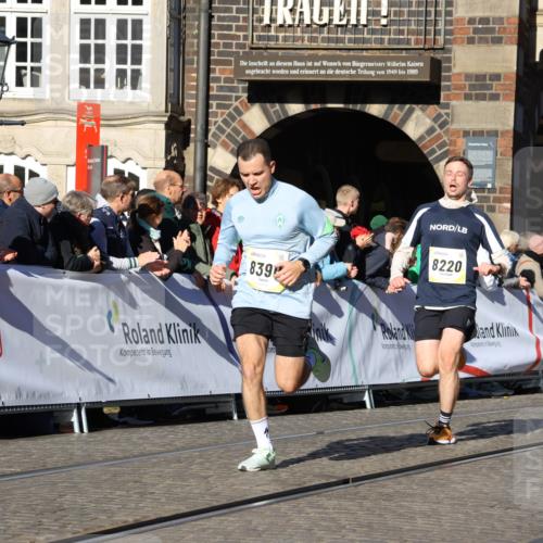 06.10.2024 - 19. swb-Marathon Bremen Strokosch-Dieckow http://msf.ph/oto/7366978 06.10.2024 10:40:40 Ziel 7738, 8120, 8180, 8220, 8390, 8544, 8726, 9052 meine-sportfotos.de