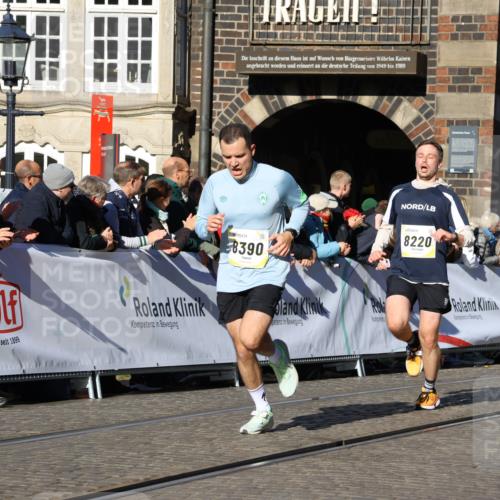 06.10.2024 - 19. swb-Marathon Bremen Strokosch-Dieckow http://msf.ph/oto/7367000 06.10.2024 10:40:40 Ziel 7738, 8120, 8180, 8220, 8390, 8544, 8726, 9052 meine-sportfotos.de