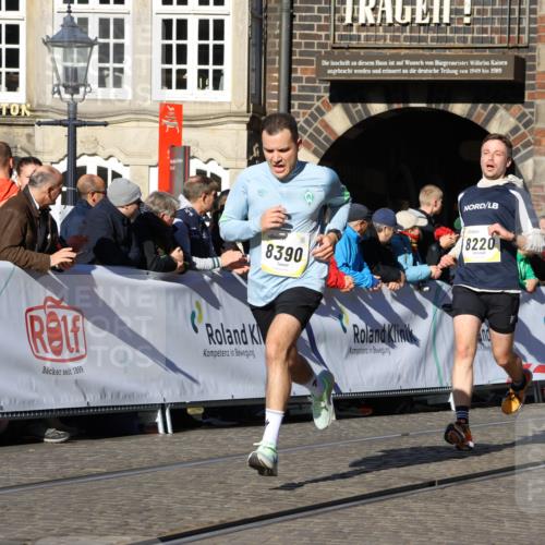 06.10.2024 - 19. swb-Marathon Bremen Strokosch-Dieckow http://msf.ph/oto/7367045 06.10.2024 10:40:40 Ziel 7738, 8120, 8180, 8220, 8390, 8544, 8726, 9052 meine-sportfotos.de