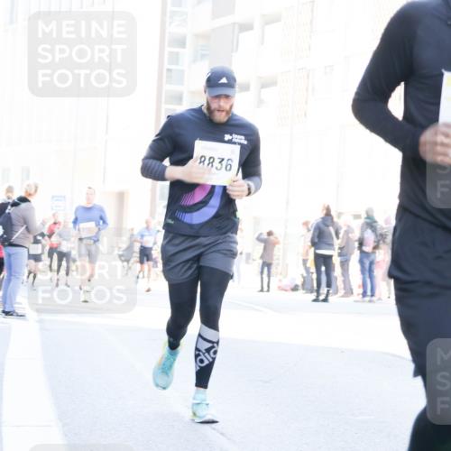 06.10.2024 - 19. swb-Marathon Bremen Matties Gatica Varas http://msf.ph/oto/7367058 06.10.2024 10:42:44 Laufen 8836 meine-sportfotos.de
