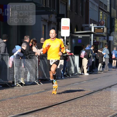 06.10.2024 - 19. swb-Marathon Bremen Strokosch-Dieckow http://msf.ph/oto/7367069 06.10.2024 10:32:48 Laufen 7838, 8647 meine-sportfotos.de