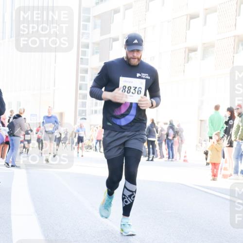 06.10.2024 - 19. swb-Marathon Bremen Matties Gatica Varas http://msf.ph/oto/7367095 06.10.2024 10:42:44 Laufen 873, 8836 meine-sportfotos.de