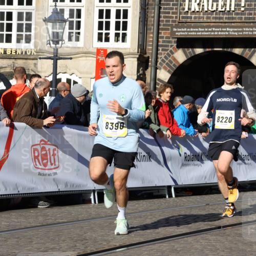 06.10.2024 - 19. swb-Marathon Bremen Strokosch-Dieckow http://msf.ph/oto/7367108 06.10.2024 10:40:40 Ziel 7738, 8120, 8180, 8220, 8390, 8544, 8726, 9052 meine-sportfotos.de