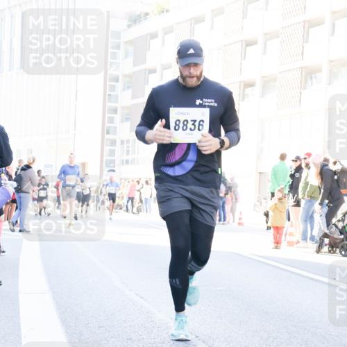 06.10.2024 - 19. swb-Marathon Bremen Matties Gatica Varas http://msf.ph/oto/7367116 06.10.2024 10:42:45 Laufen 8836 meine-sportfotos.de