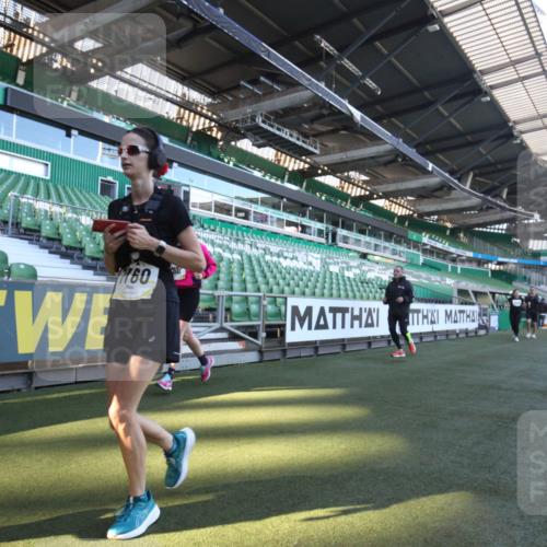 06.10.2024 - 19. swb-Marathon Bremen Yannick Fuchs http://msf.ph/oto/7367166 06.10.2024 10:38:22 Laufen im Stadion 7062, 7068, 7070, 7075, 7079, 7093, 7112, 7166, 7211, 7212, 7235, 7301, 7336, 7348, 7374, 7420, 7440, 7455, 7473, 7475, 7500, 7524, 7527, 7543, 7544, 7653, 7705, 7725, 7760, 7791, 7836, 7845, 7933, 7949, 8134, 8136, 8149, 8164, 8165, 8296, 8417, 8422, 8455, 8507, 8518, 8519, 8549, 8554, 8565, 8590, 8591, 8623, 8690, 8714, 8821, 8876, 8880, 8916, 8926, 8930, 8944, 9062, 9127, 9876 meine-sportfotos.de