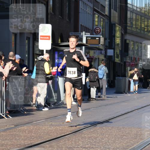 06.10.2024 - 19. swb-Marathon Bremen Strokosch-Dieckow http://msf.ph/oto/7367181 06.10.2024 10:33:18 Laufen 7838, 8139, 8423, 8543, 8664, 8735, 8938 meine-sportfotos.de