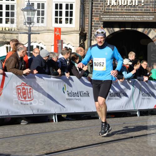 06.10.2024 - 19. swb-Marathon Bremen Strokosch-Dieckow http://msf.ph/oto/7367215 06.10.2024 10:40:44 Ziel 8120, 8180, 8220, 8383, 8390, 8544, 9052 meine-sportfotos.de