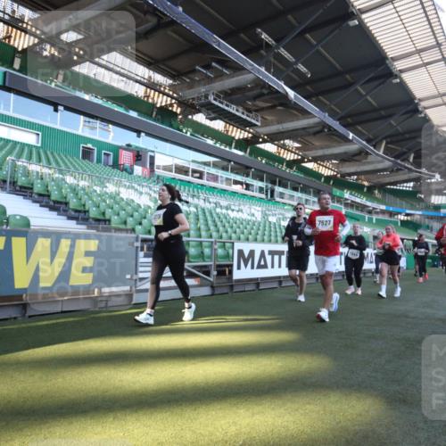 06.10.2024 - 19. swb-Marathon Bremen Yannick Fuchs http://msf.ph/oto/7367218 06.10.2024 10:38:28 Laufen im Stadion 7068, 7070, 7079, 7166, 7235, 7248, 7301, 7336, 7348, 7359, 7455, 7524, 7527, 7589, 7653, 7705, 7760, 7791, 7836, 7845, 7933, 7949, 7952, 8134, 8136, 8149, 8164, 8165, 8422, 8455, 8518, 8519, 8549, 8554, 8563, 8565, 8590, 8591, 8690, 8714, 8758, 8821, 8866, 8876, 8880, 8916, 8926, 8930, 8944, 9062, 9127, 9876 meine-sportfotos.de