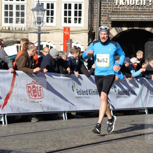 06.10.2024 - 19. swb-Marathon Bremen Strokosch-Dieckow http://msf.ph/oto/7367242 06.10.2024 10:40:44 Ziel 8120, 8180, 8220, 8383, 8390, 8544, 9052 meine-sportfotos.de