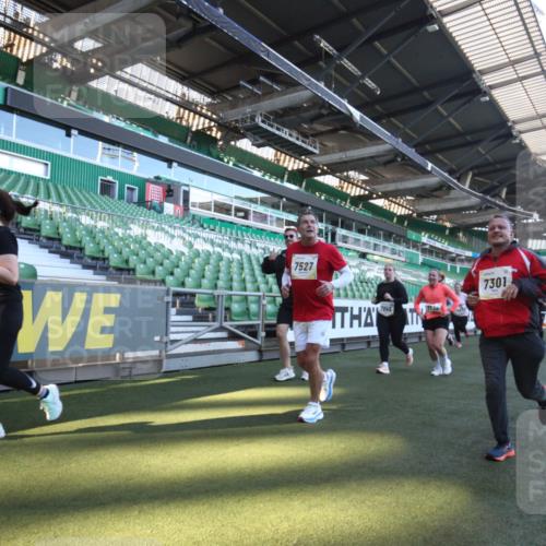 06.10.2024 - 19. swb-Marathon Bremen Yannick Fuchs http://msf.ph/oto/7367245 06.10.2024 10:38:29 Laufen im Stadion 7068, 7070, 7079, 7166, 7235, 7248, 7301, 7336, 7348, 7359, 7455, 7524, 7527, 7589, 7653, 7705, 7760, 7791, 7836, 7845, 7933, 7949, 7952, 8134, 8136, 8149, 8164, 8165, 8422, 8455, 8518, 8519, 8554, 8563, 8565, 8590, 8591, 8690, 8714, 8758, 8821, 8866, 8876, 8880, 8916, 8926, 8930, 8944, 9062, 9127, 9876 meine-sportfotos.de