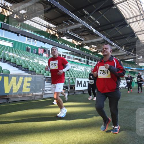 06.10.2024 - 19. swb-Marathon Bremen Yannick Fuchs http://msf.ph/oto/7367255 06.10.2024 10:38:29 Laufen im Stadion 7068, 7070, 7079, 7166, 7235, 7248, 7301, 7336, 7348, 7359, 7455, 7524, 7527, 7589, 7653, 7705, 7760, 7791, 7836, 7845, 7933, 7949, 7952, 8134, 8136, 8149, 8164, 8165, 8422, 8455, 8518, 8519, 8554, 8563, 8565, 8590, 8591, 8690, 8714, 8758, 8821, 8866, 8876, 8880, 8916, 8926, 8930, 8944, 9062, 9127, 9876 meine-sportfotos.de