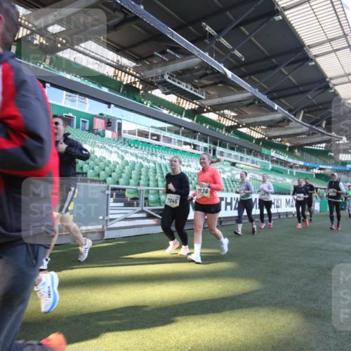 06.10.2024 - 19. swb-Marathon Bremen Yannick Fuchs http://msf.ph/oto/7367261 06.10.2024 10:38:30 Laufen im Stadion 7068, 7070, 7079, 7166, 7235, 7248, 7301, 7336, 7348, 7359, 7455, 7524, 7527, 7589, 7653, 7705, 7760, 7791, 7836, 7845, 7933, 7949, 7952, 8134, 8136, 8149, 8164, 8165, 8422, 8455, 8518, 8519, 8554, 8563, 8565, 8590, 8591, 8684, 8690, 8714, 8758, 8866, 8876, 8880, 8916, 8926, 8930, 8944, 9062, 9127, 9876 meine-sportfotos.de