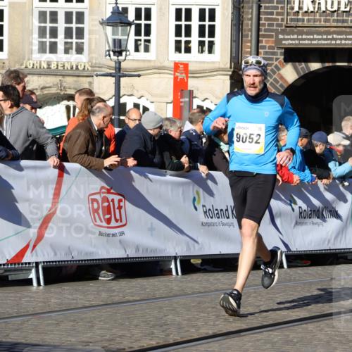 06.10.2024 - 19. swb-Marathon Bremen Strokosch-Dieckow http://msf.ph/oto/7367268 06.10.2024 10:40:44 Ziel 8120, 8180, 8220, 8383, 8390, 8544, 9052 meine-sportfotos.de