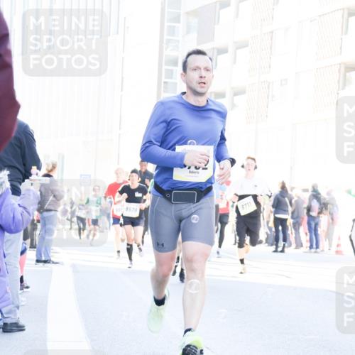 06.10.2024 - 19. swb-Marathon Bremen Matties Gatica Varas http://msf.ph/oto/7367311 06.10.2024 10:42:50 Laufen 8578 meine-sportfotos.de