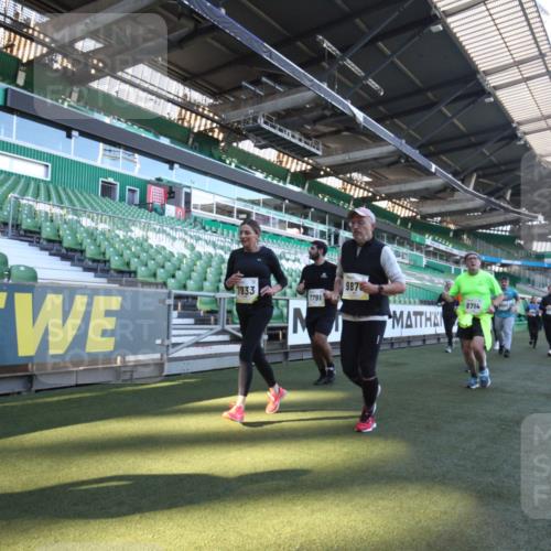 06.10.2024 - 19. swb-Marathon Bremen Yannick Fuchs http://msf.ph/oto/7367313 06.10.2024 10:38:34 Laufen im Stadion 7068, 7079, 7173, 7235, 7248, 7301, 7336, 7348, 7359, 7455, 7517, 7527, 7589, 7592, 7593, 7705, 7791, 7836, 7845, 7933, 7949, 7952, 8134, 8136, 8149, 8164, 8165, 8420, 8422, 8455, 8518, 8519, 8563, 8590, 8591, 8684, 8690, 8714, 8758, 8866, 8876, 8880, 8916, 8926, 8930, 8944, 9062, 9127, 9876 meine-sportfotos.de