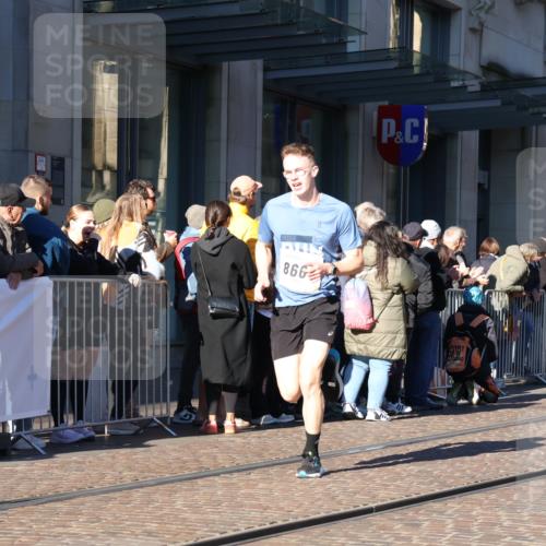 06.10.2024 - 19. swb-Marathon Bremen Strokosch-Dieckow http://msf.ph/oto/7367326 06.10.2024 10:33:34 Laufen 8139, 8423, 8543, 8664, 8735, 8750, 8938 meine-sportfotos.de