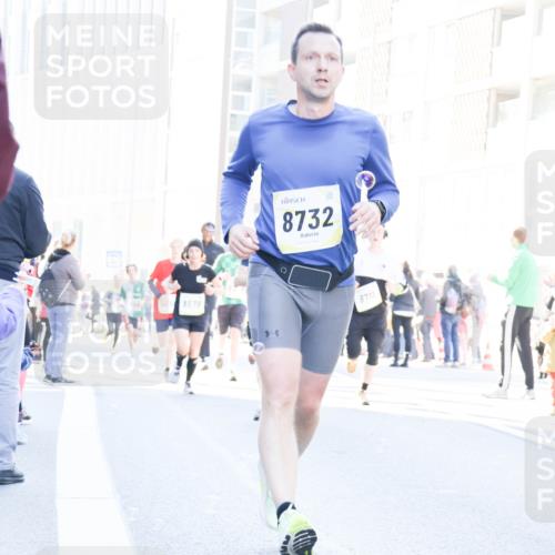 06.10.2024 - 19. swb-Marathon Bremen Matties Gatica Varas http://msf.ph/oto/7367330 06.10.2024 10:42:50 Laufen 85, 8578, 8732, 8711 meine-sportfotos.de
