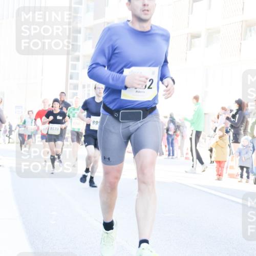 06.10.2024 - 19. swb-Marathon Bremen Matties Gatica Varas http://msf.ph/oto/7367346 06.10.2024 10:42:50 Laufen 8578, 8306, 89, 32 meine-sportfotos.de