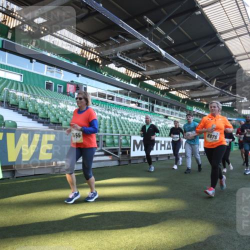 06.10.2024 - 19. swb-Marathon Bremen Yannick Fuchs http://msf.ph/oto/7367360 06.10.2024 10:38:36 Laufen im Stadion 7068, 7079, 7173, 7248, 7301, 7336, 7348, 7359, 7455, 7517, 7527, 7589, 7592, 7593, 7705, 7791, 7836, 7845, 7933, 7949, 7952, 8126, 8128, 8134, 8136, 8149, 8164, 8165, 8247, 8420, 8422, 8455, 8518, 8519, 8563, 8590, 8591, 8684, 8690, 8714, 8758, 8866, 8876, 8880, 8916, 8926, 8930, 8944, 9062, 9127, 9876 meine-sportfotos.de