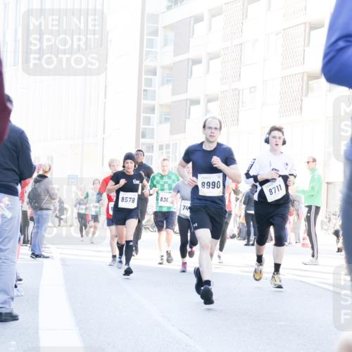 06.10.2024 - 19. swb-Marathon Bremen Matties Gatica Varas http://msf.ph/oto/7367364 06.10.2024 10:42:51 Laufen 8578, 8185, 8, 7214, 830, 74, 8990, 8711 meine-sportfotos.de