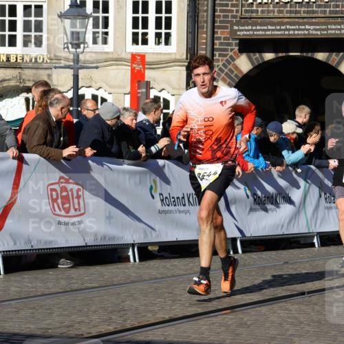 06.10.2024 - 19. swb-Marathon Bremen Strokosch-Dieckow http://msf.ph/oto/7367392 06.10.2024 10:40:46 Ziel 8120, 8180, 8383, 8544, 8642, 9052 meine-sportfotos.de