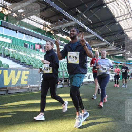 06.10.2024 - 19. swb-Marathon Bremen Yannick Fuchs http://msf.ph/oto/7367400 06.10.2024 10:38:39 Laufen im Stadion 7068, 7079, 7115, 7173, 7219, 7248, 7301, 7336, 7359, 7455, 7517, 7527, 7589, 7592, 7593, 7705, 7791, 7836, 7845, 7933, 7949, 7952, 8126, 8128, 8134, 8135, 8136, 8149, 8164, 8165, 8247, 8420, 8422, 8518, 8519, 8563, 8590, 8591, 8684, 8690, 8714, 8758, 8866, 8876, 8880, 8916, 8930, 8944, 9062, 9113, 9876 meine-sportfotos.de