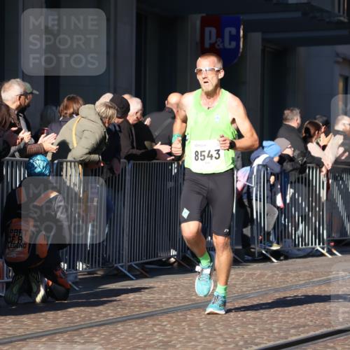 06.10.2024 - 19. swb-Marathon Bremen Strokosch-Dieckow http://msf.ph/oto/7367412 06.10.2024 10:33:38 Laufen 8139, 8423, 8543, 8735, 8750, 8938 meine-sportfotos.de